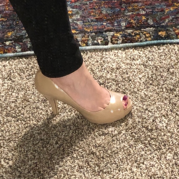 Steve Madden Shoes - Steve Madden nude peep toe heels Steve Madden Shoes - Steve Madden nude peep toe heels